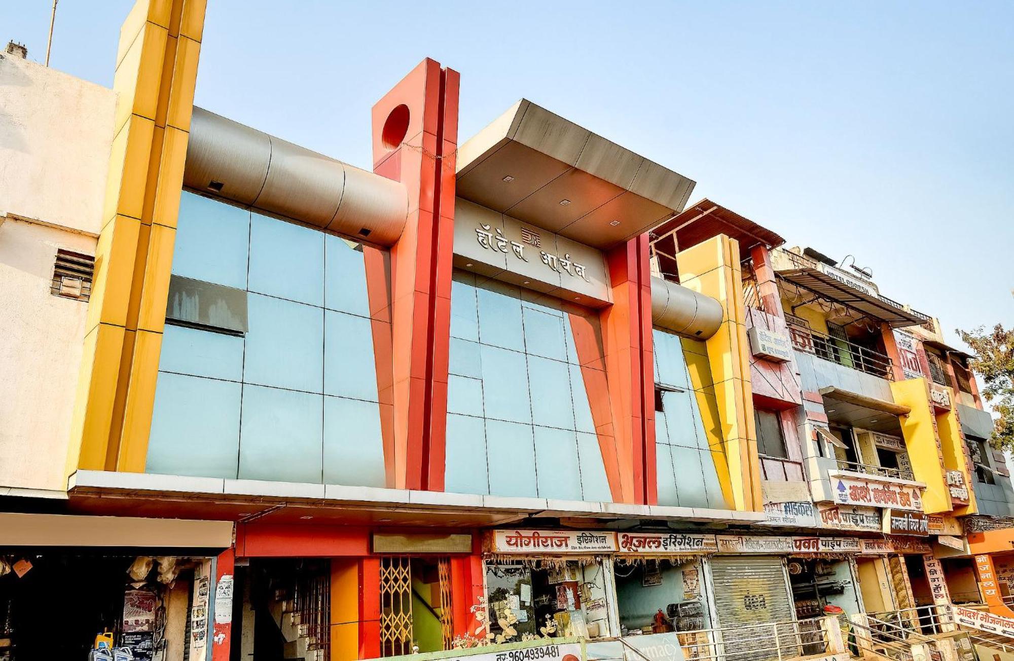 OYO 69828 Hotel Aryan Khāmgaon Buitenkant foto