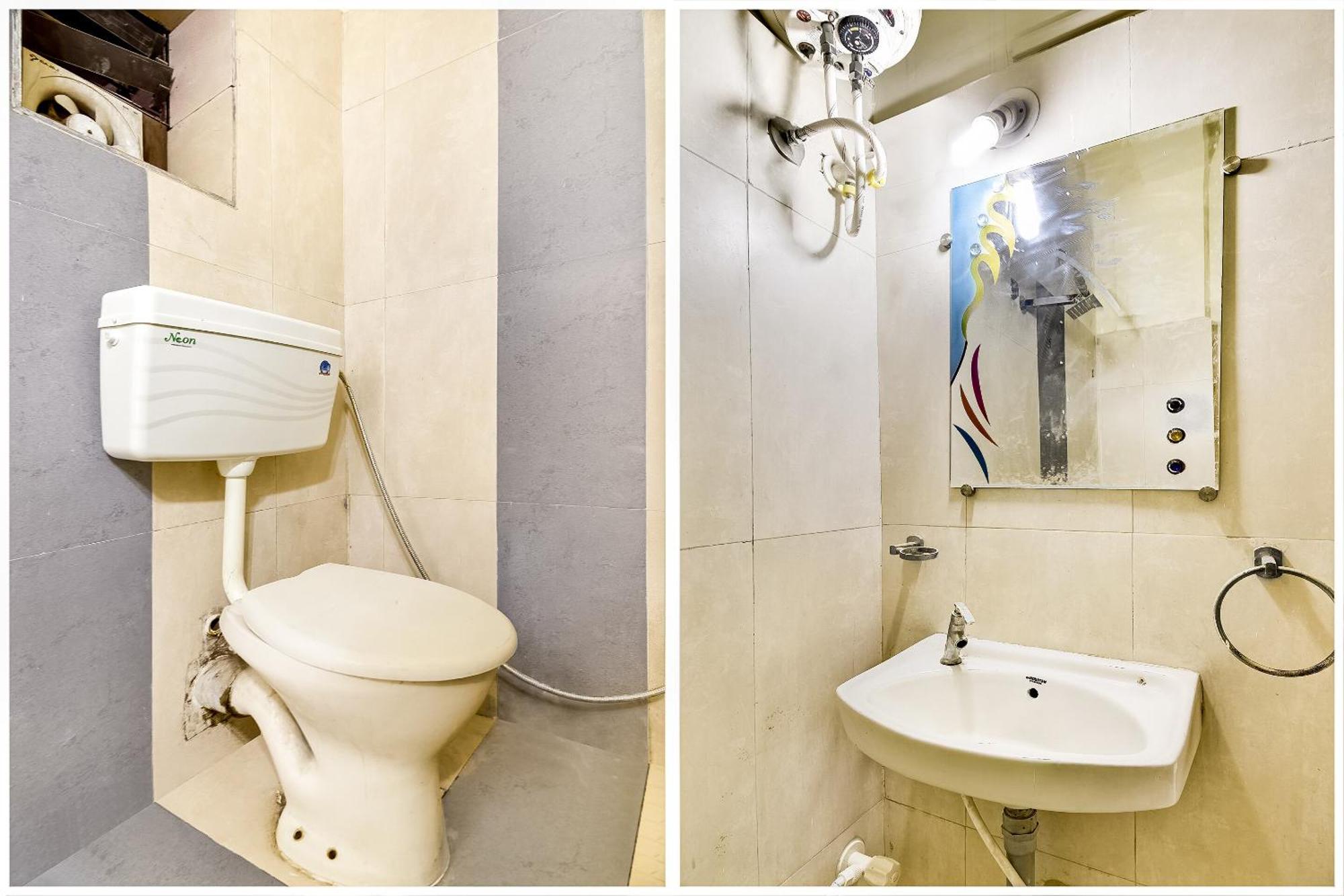 OYO 69828 Hotel Aryan Khāmgaon Buitenkant foto